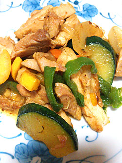 「ズッキーニと鶏肉のカレー炒め」作り方とレシピ